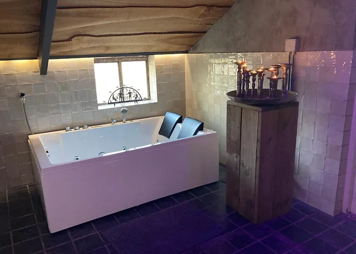 לינה וארוחת בוקר Betuwsch Badhuys